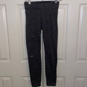 Under Armour fleece lined dark grey leggings.